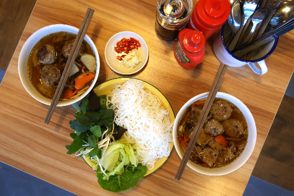 Bun Cha (Vermicelli with Roasted Porked)